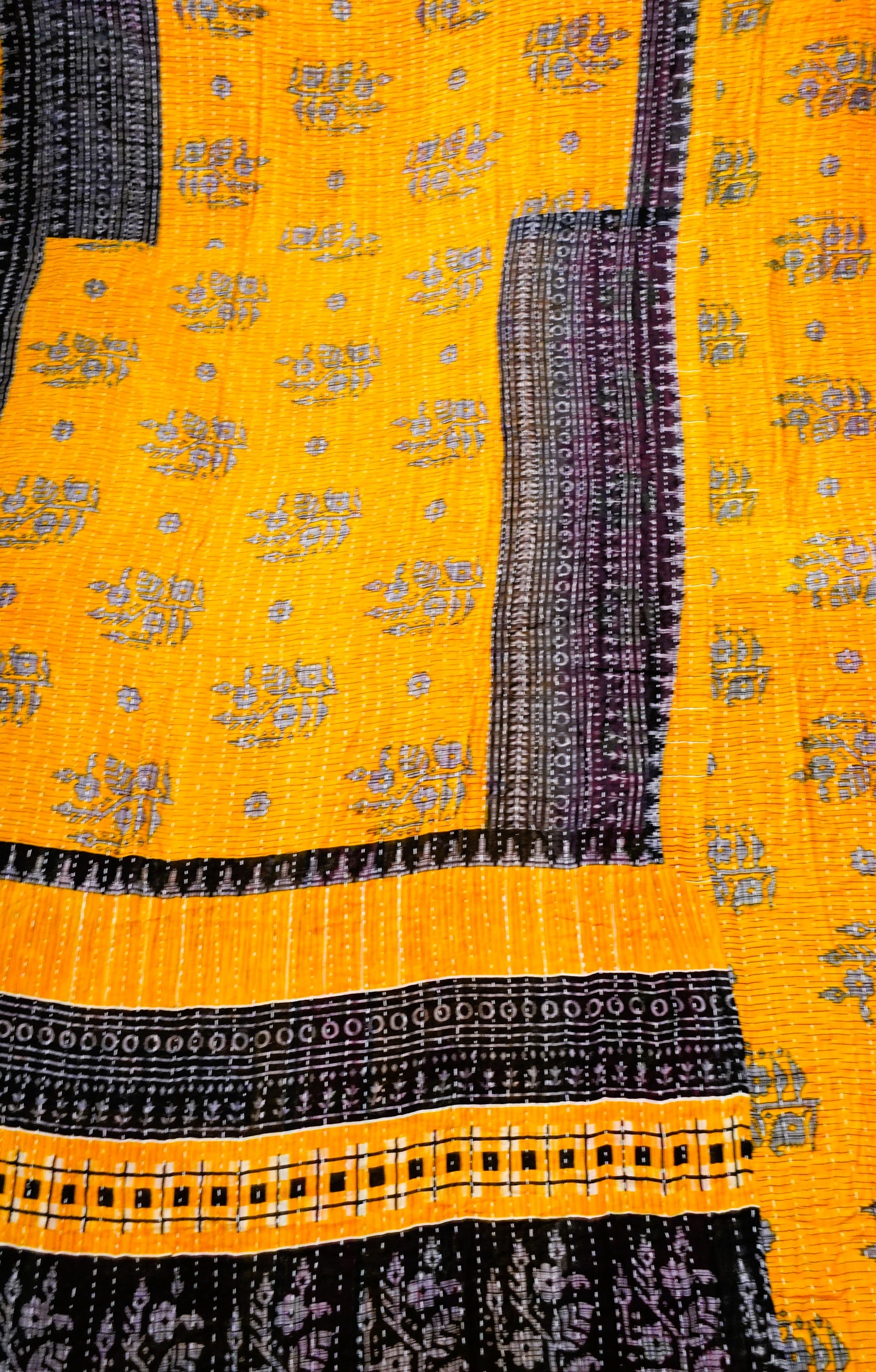 Reversable Vintage Sari Throw | 128