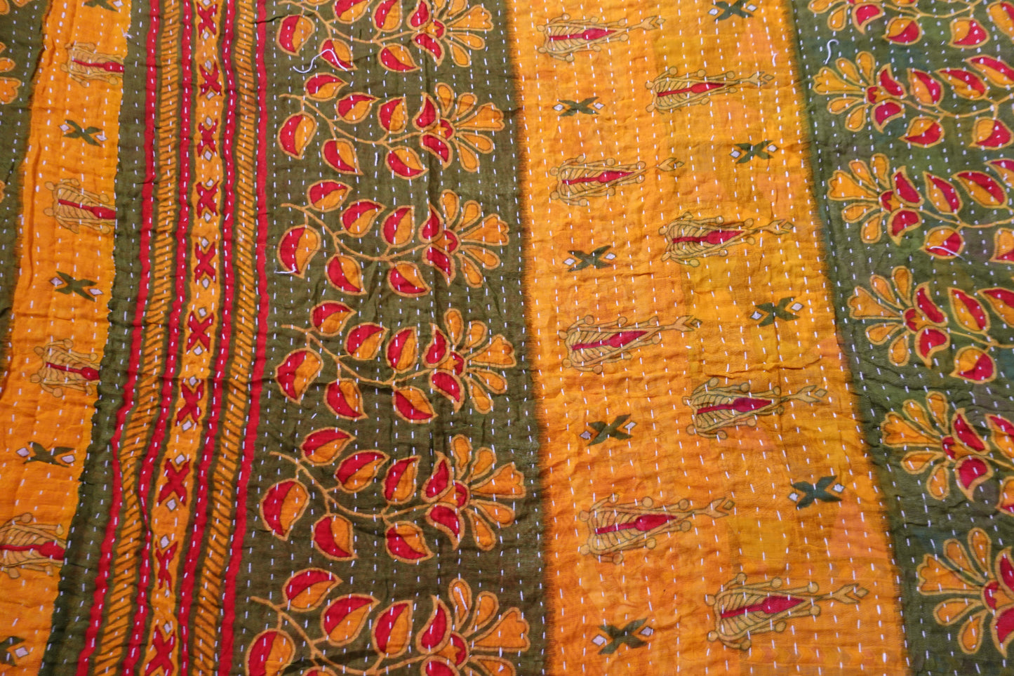 Reversable Vintage Sari Throw | 147