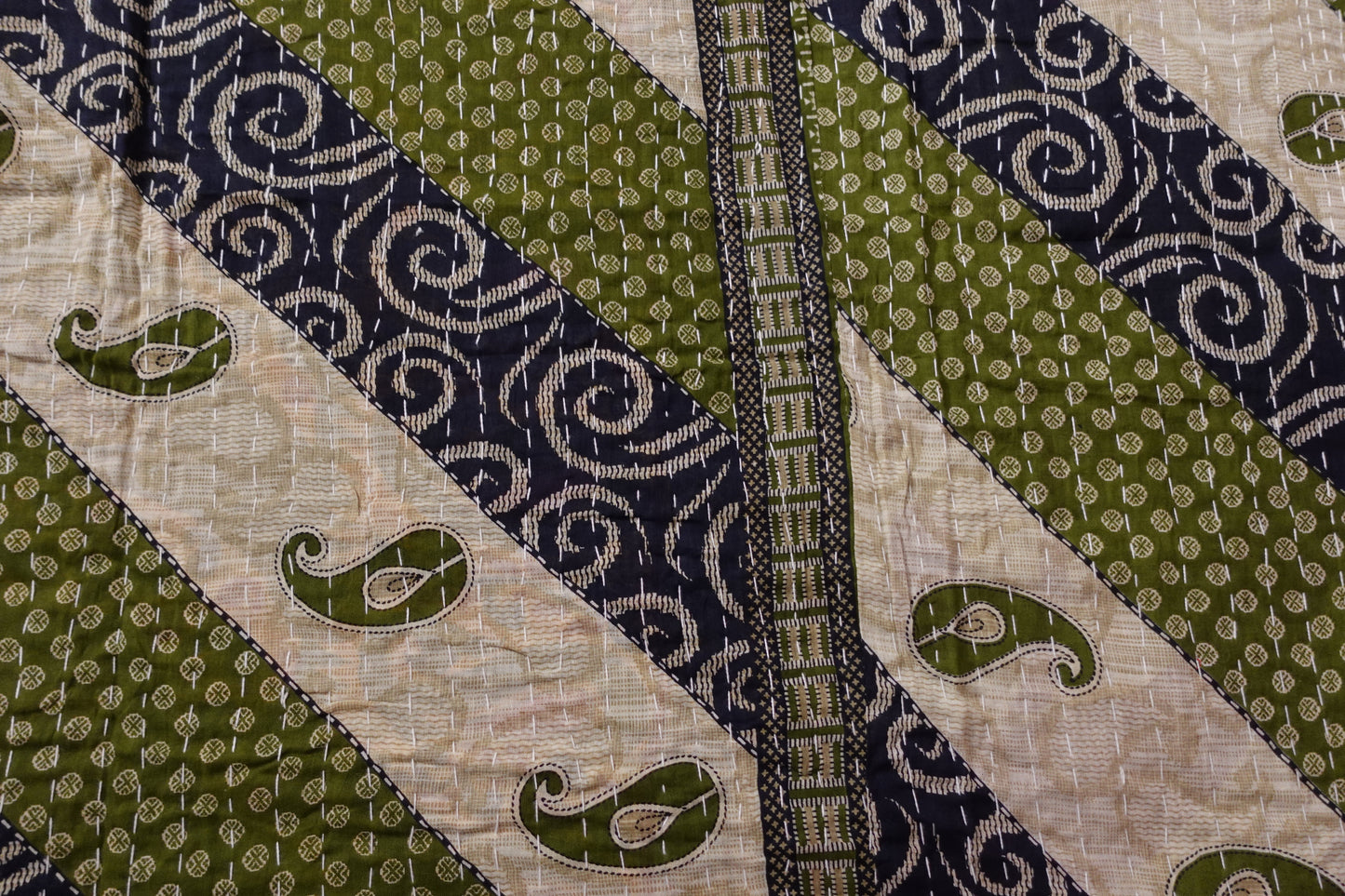Reversable Vintage Sari Throw | 182
